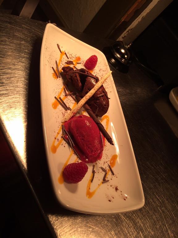 Riccarton Inn Currie エクステリア 写真